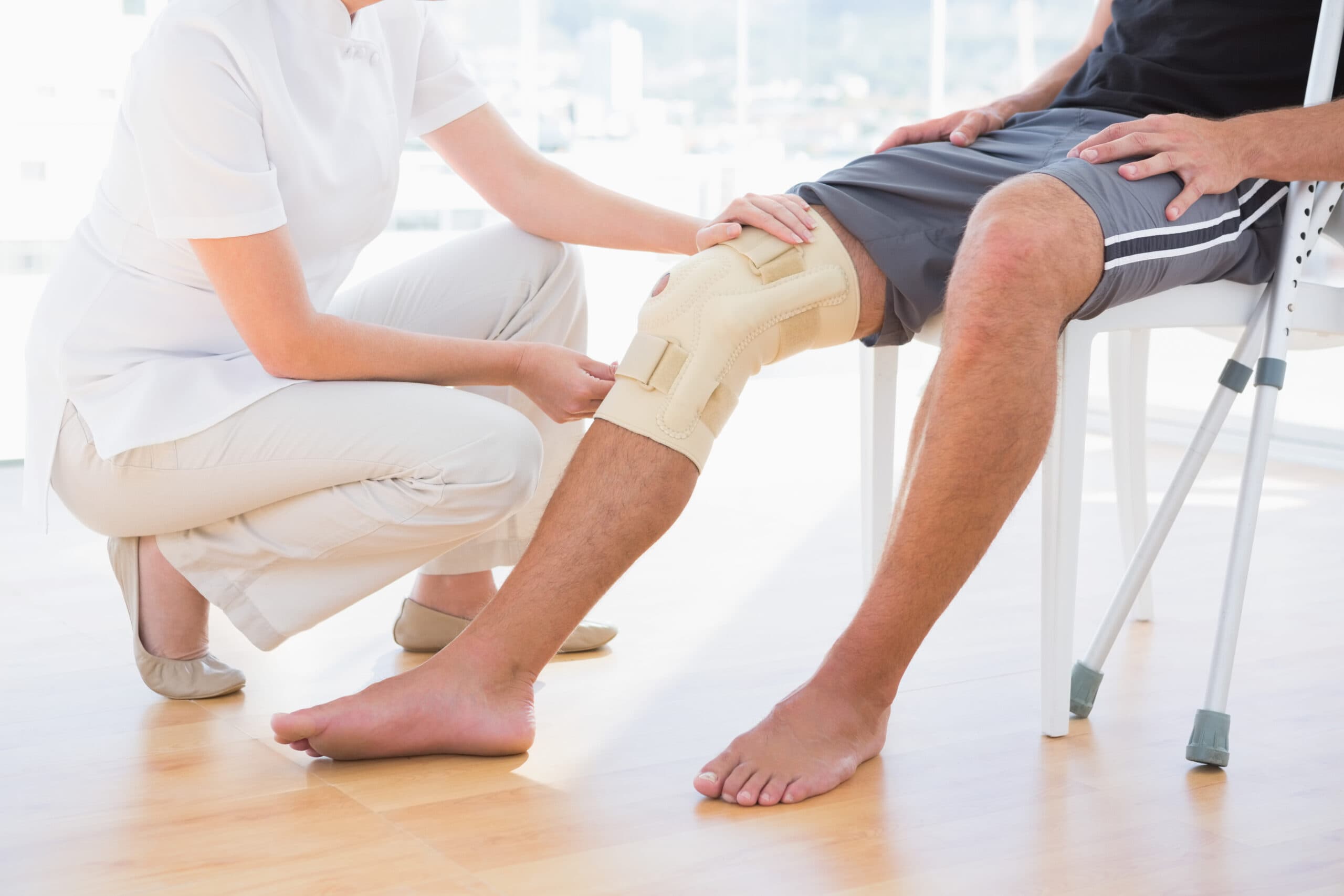 Diagram explaining acute vs. chronic injury differences